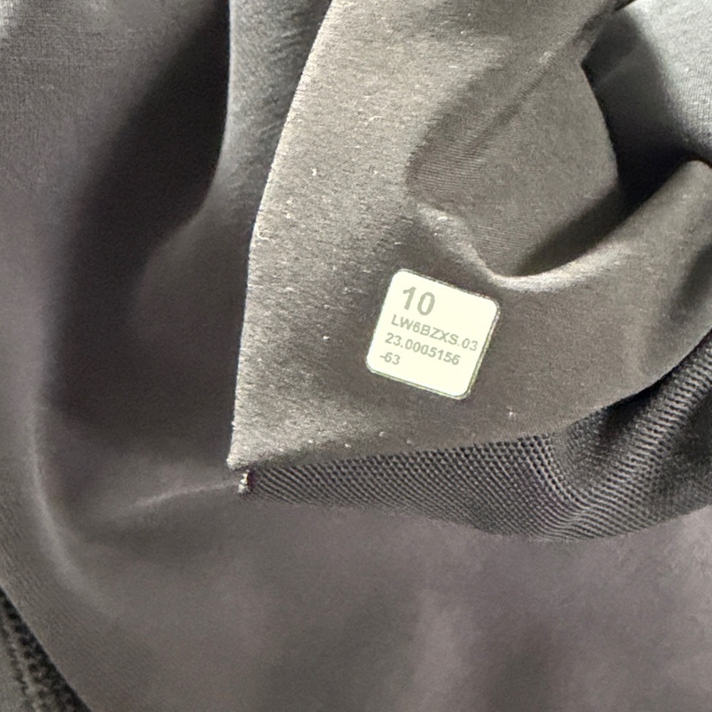 Lululemon size 10 Softstreme High-Rise Straight-Leg Cropped Pant Black - Picture 5 of 5